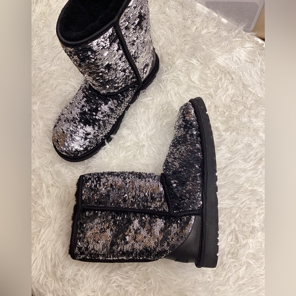 UGG Black and Silver Sequin Winter Boots - Picture 5 of 5
